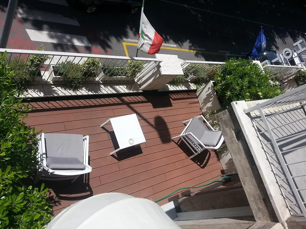 Hll Hotel Lungolago Lecco-Como Lake