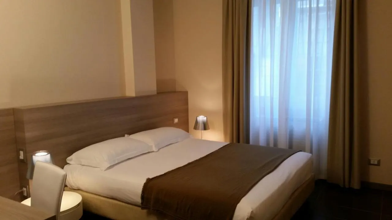 Hll Hotel Lungolago Lecco-Como Lake