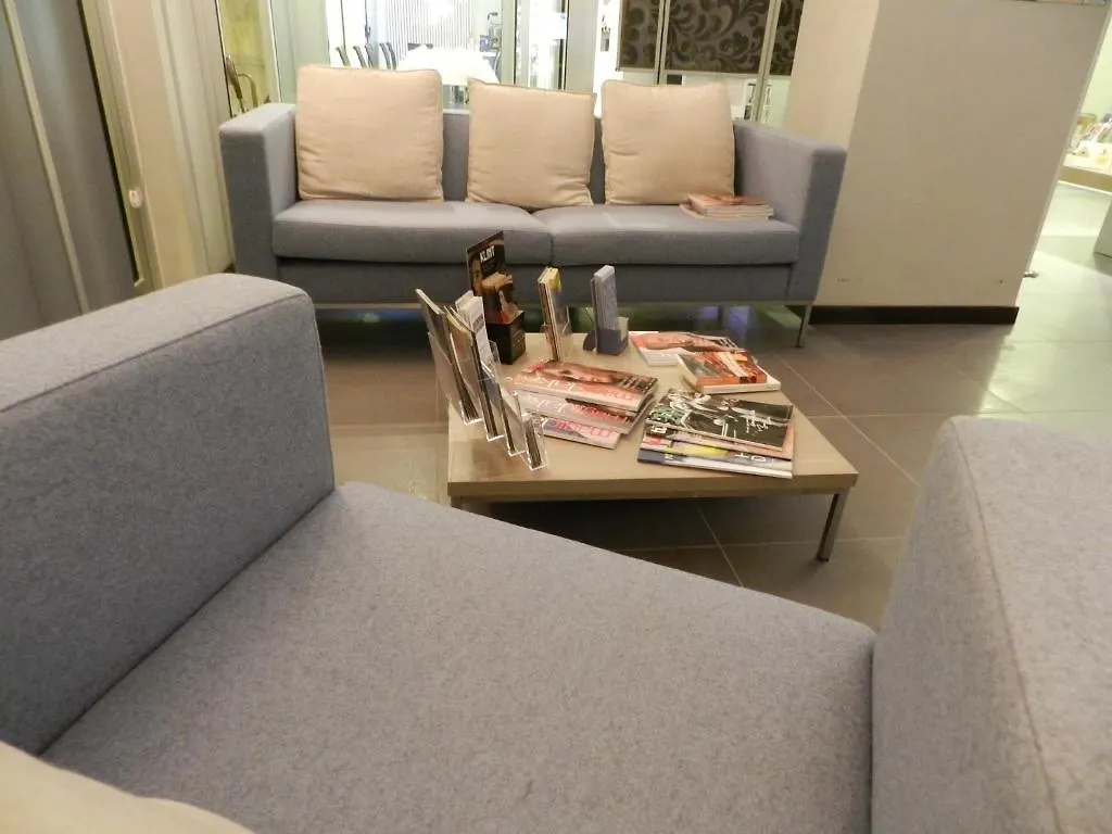 Hll Hotel Lungolago Lecco-Como Lake