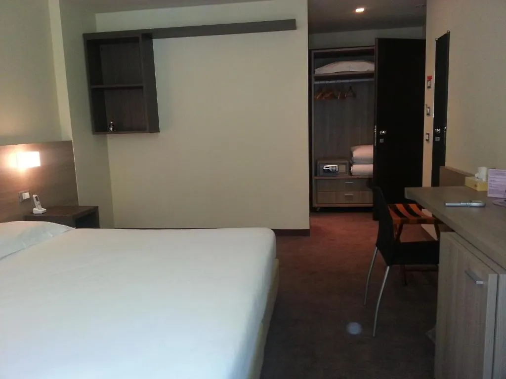 HLL Hotel Lungolago Lecco